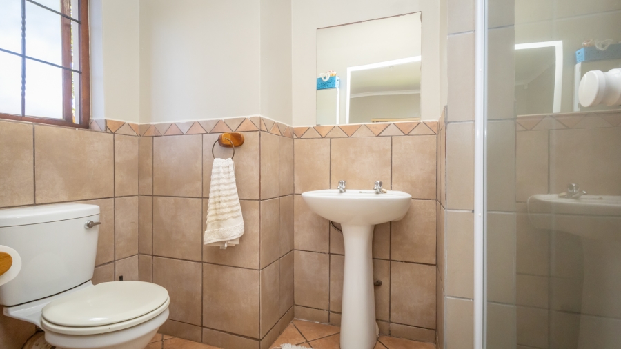 To Let 3 Bedroom Property for Rent in The Coves North West